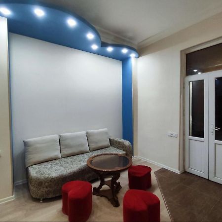 Guest House In The Small Center Yerevan Exterior photo
