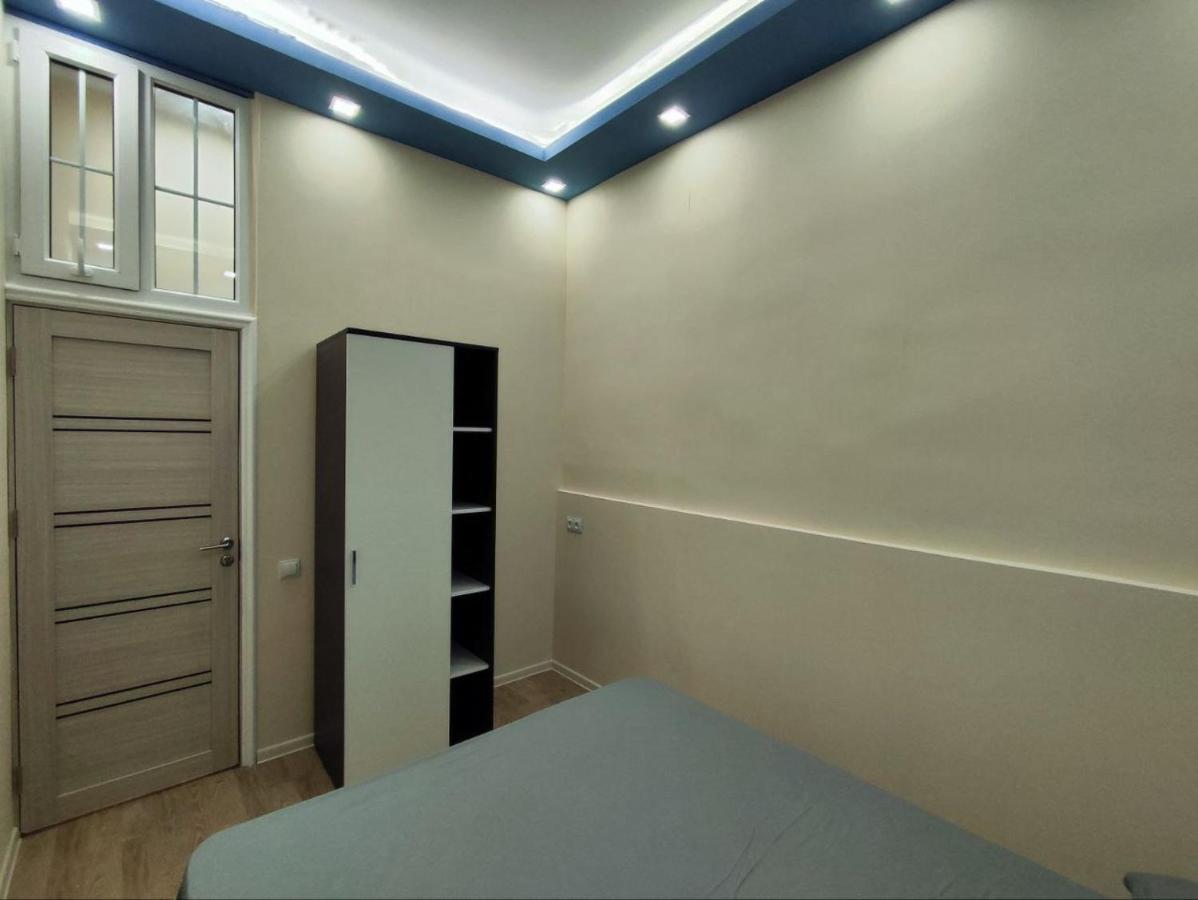 Guest House In The Small Center Yerevan Exterior photo